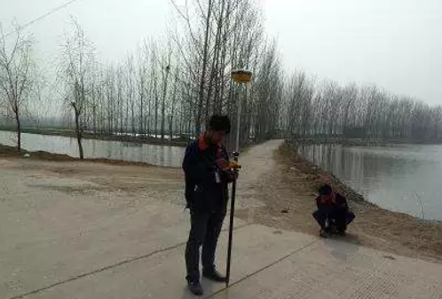 RTK測量我們用網絡/cors還是用電臺?要根據實際情況